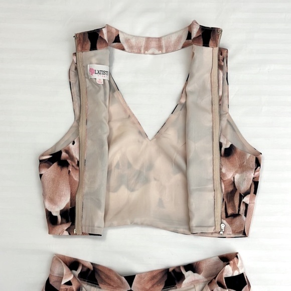 L’atiste By Amy Two Piece Floral Set High Rise Shorts Crop Top Navy Pink - Picture 13 of 16